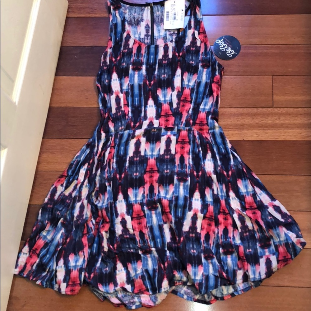BRAND NEW MACY’S SUNDRESS W ZIPPER
